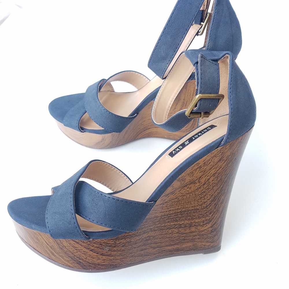 Parker & Sky Blue suede faux wood wedge platforms Size 6
